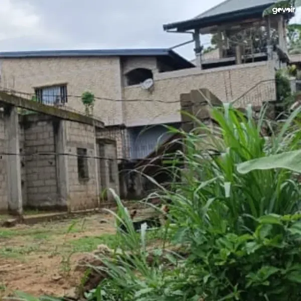 Land in Kotto, 599 m², foundation in place, 2