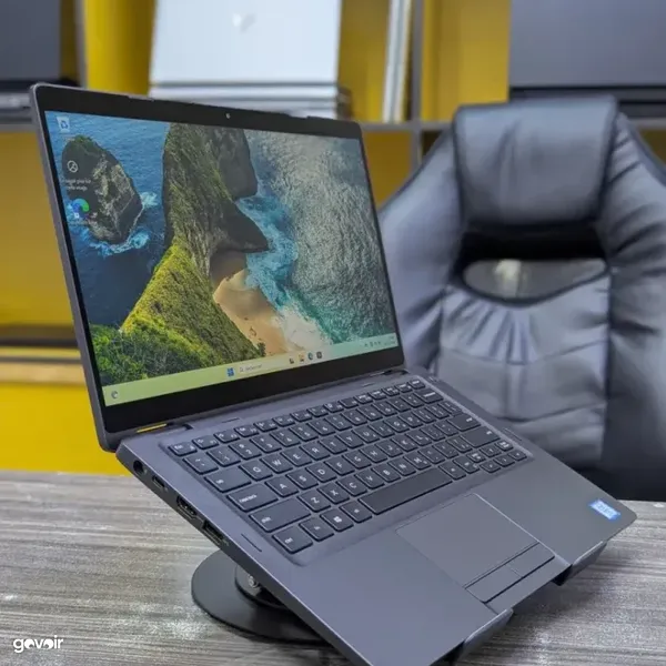 Dell Latitude 5300 2-in-1, Core i5 8th gen, 16GB RAM, touchscreen, 4