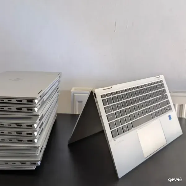 HP EliteBook x360 1040 G8, Core i5 11th gen, 16GB RAM, 2