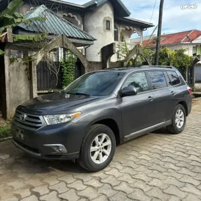Toyota Highlander 2013 for rent in Douala