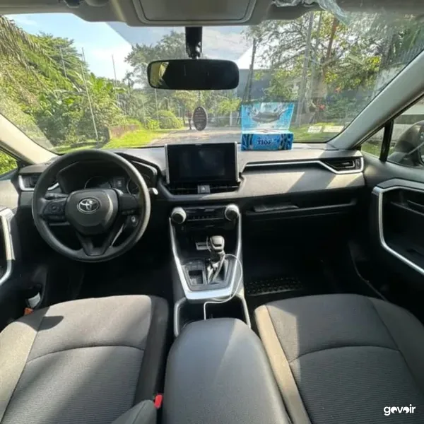Toyota RAV4 2015 for rent, Douala, 2
