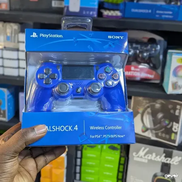 PS4 DualShock 4 wireless controller, 2