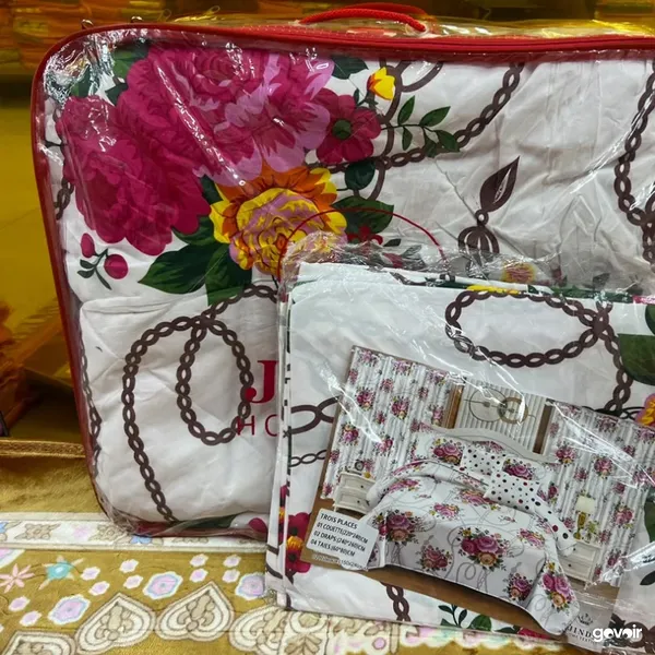 Ensemble draps couette 3 places disponible  1 coeutte  2 draps  4 taies  Prix 22, 6