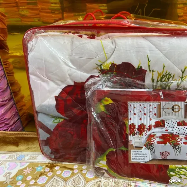 Ensemble draps couette 3 places disponible  1 coeutte  2 draps  4 taies  Prix 22, 3